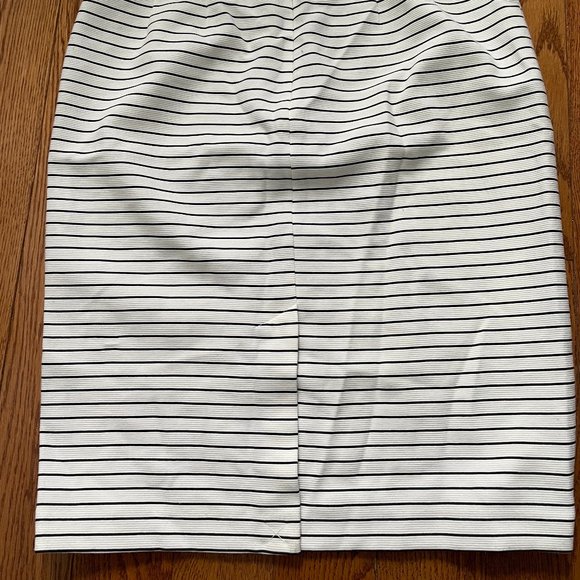 NWT Calvin Klein - Striped Pencil Skirt - Picture 3 of 4